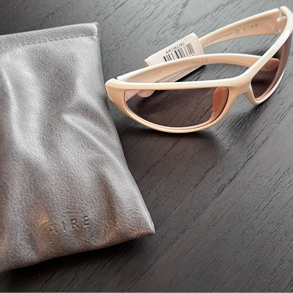 Aire Tucana - Ivory Sunglasses Unisex